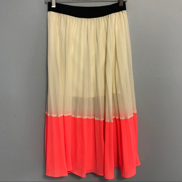 EUC! Lush Pleaded Color Block Skirt Size Medium - Picture 3 of 7